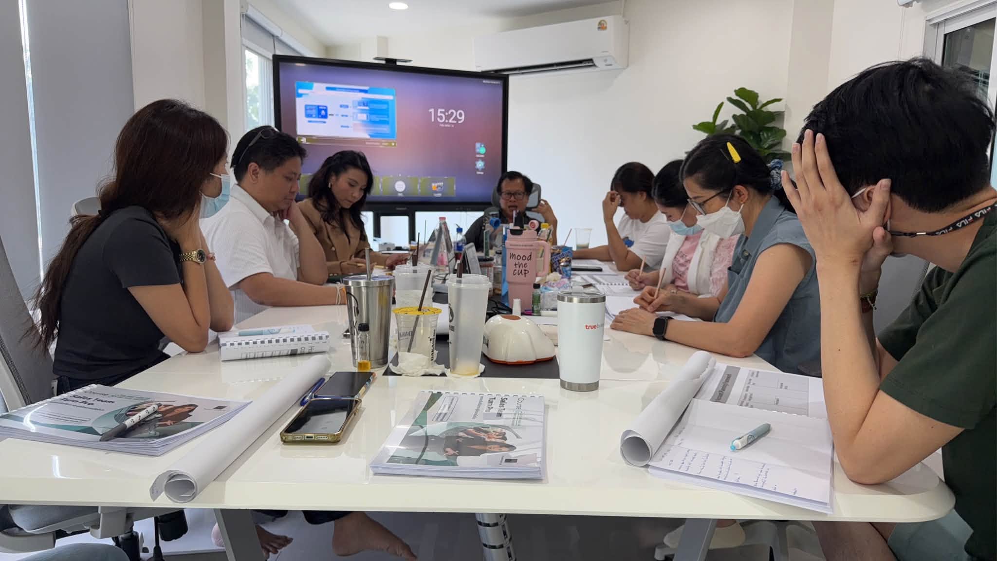 บรรยากาศ Sales Team Turn Pro
