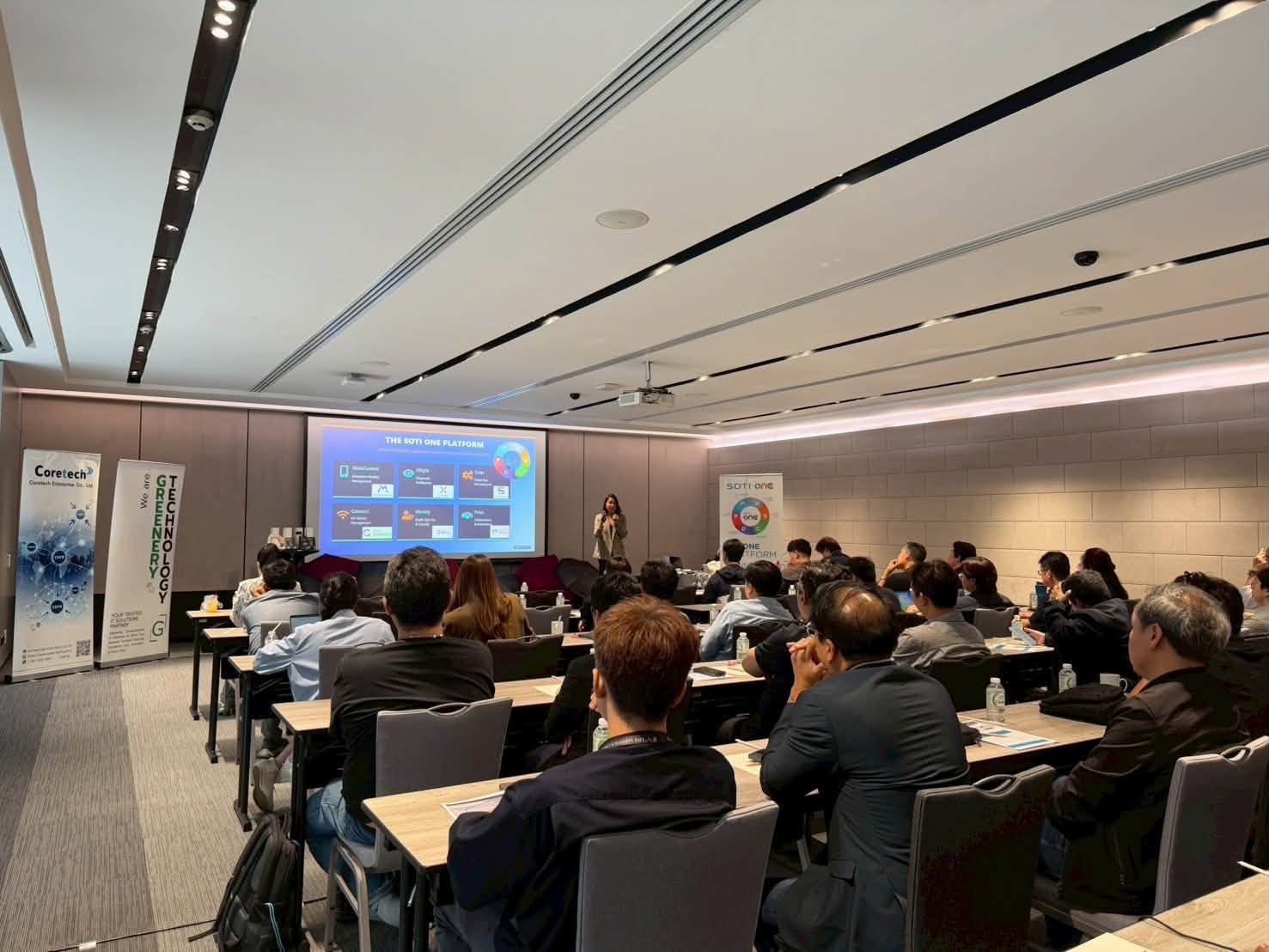 บรรยากาศงาน Mobility Security Management With SOTI